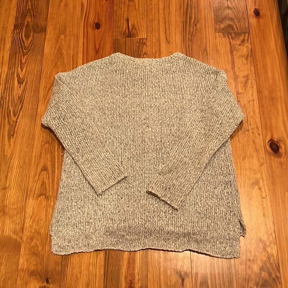 BB Dakota Sweater - Picture 3 of 3